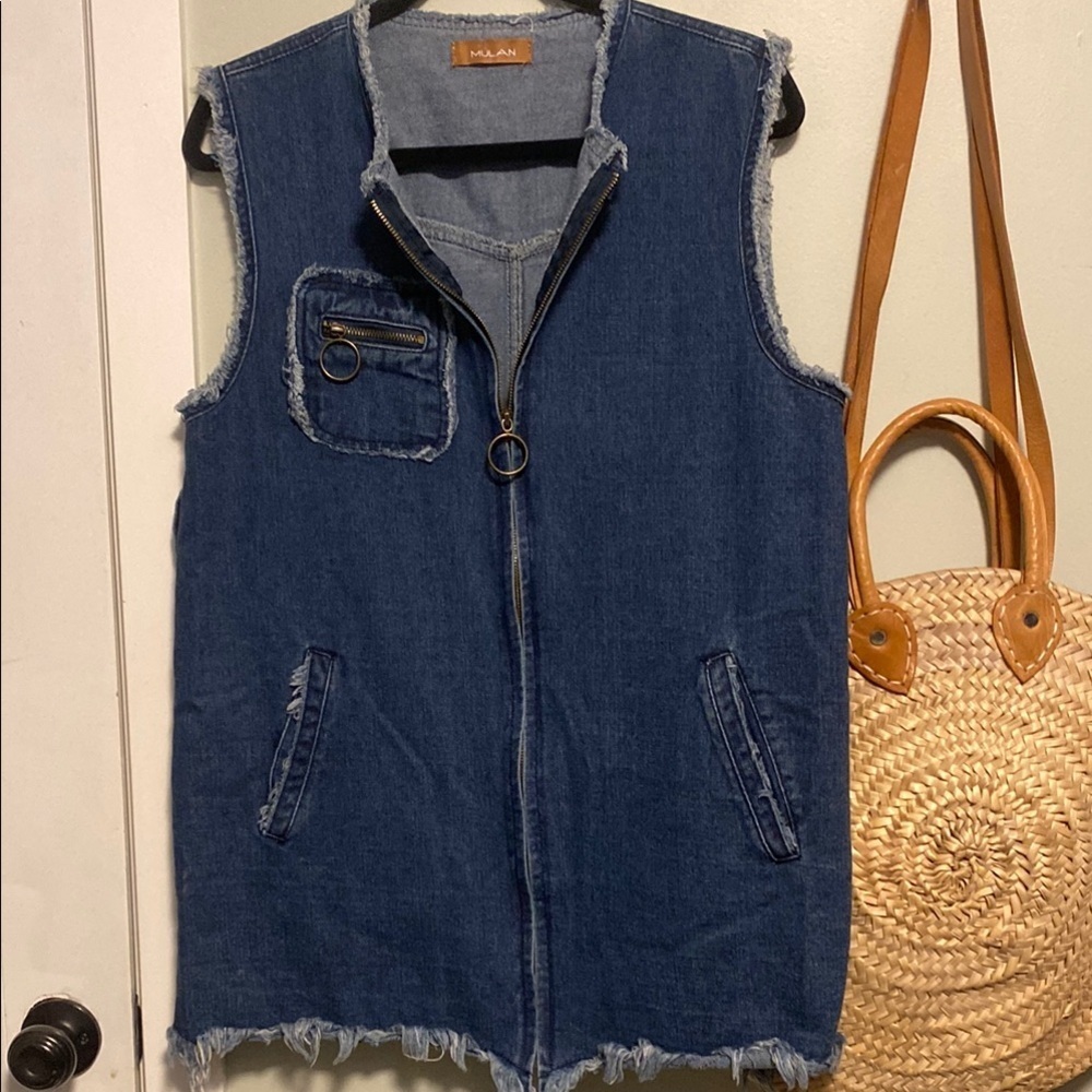 Mulan | Denim Sleeveless Vest with Frayed Edges est size small- large- Pockets